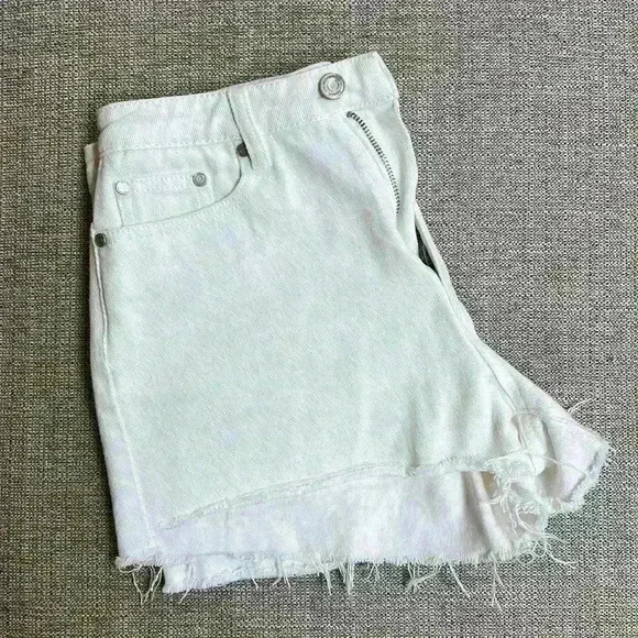 Misguided White Riot Hem Mom Denim Shorts - Picture 4 of 5